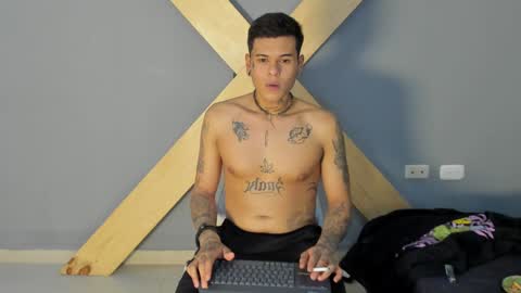 Snapshot of jamesinked_ chatting on 12-10-24, 10:26 Jamesinked online show from 12-10-24, 10:26