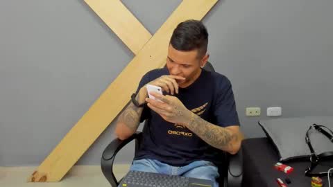 Snapshot of jamesinked_ chatting on 12-24-24, 09:44 Jamesinked online show from 12-24-24, 09:44