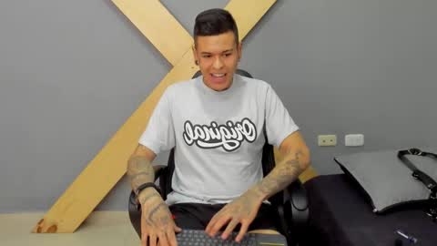 Snapshot of jamesinked_ chatting on 12-27-24, 03:48 Jamesinked online show from 12-27-24, 03:48