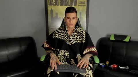 Snapshot of jamesinked_ chatting on 01-03-25, 06:33 Jamesinked online show from 01-03-25, 06:33