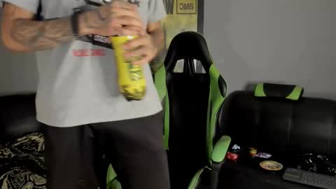 Snapshot of jamesinked_ chatting on 01-04-25, 02:14 Jamesinked online show from 01-04-25, 02:14