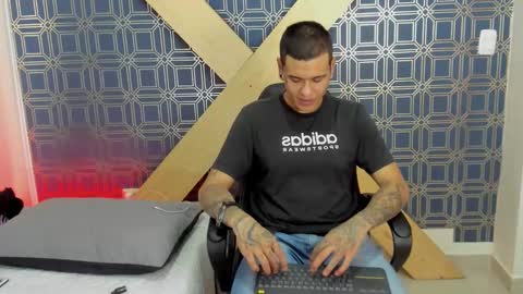 Snapshot of jamesinked_ chatting on 01-07-25, 06:35 Jamesinked online show from 01-07-25, 06:35