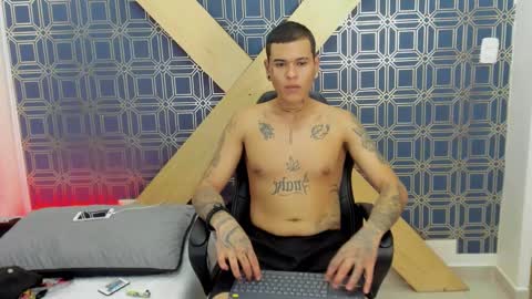 Snapshot of jamesinked_ chatting on 01-10-25, 05:24 Jamesinked online show from 01-10-25, 05:24