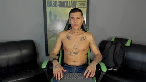 Snapshot of jamesinked_ chatting on 01-12-25, 04:50 Jamesinked online show from 01-12-25, 04:50