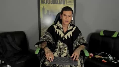 Snapshot of jamesinked_ chatting on 02-05-25, 01:58 Jamesinked online show from 02-05-25, 01:58