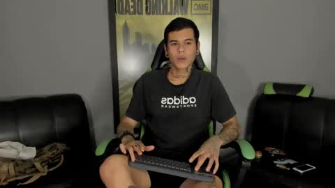 Snapshot of jamesinked_ chatting on 03-04-25, 05:32 Jamesinked online show from 03-04-25, 05:32