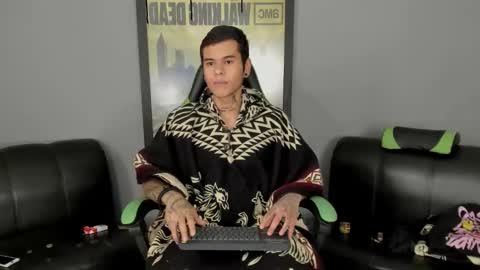 Snapshot of jamesinked_ chatting on 03-08-25, 09:08 Jamesinked online show from 03-08-25, 09:08