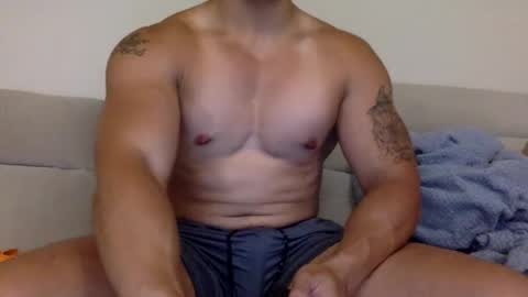 jamesmo820913 online show from 10-12-25, 01:43