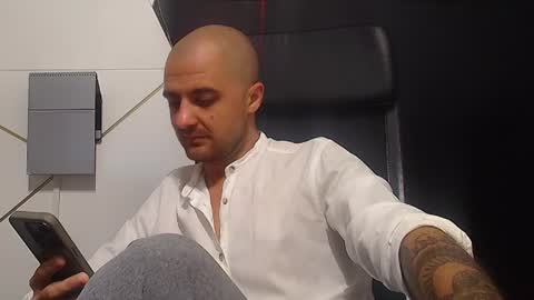 Snapshot of jamesmyersx chatting on 07-09-26, 03:43 JamesMyers online show from 07-09-26, 03:43