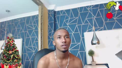 Snapshot of jamesparck chatting on 12-24-24, 02:01 James online show from 12-24-24, 02:01