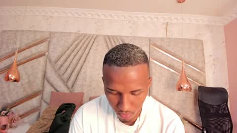 Snapshot of jamesparck chatting on 12-31-24, 04:06 James online show from 12-31-24, 04:06