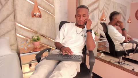 Snapshot of jamesparck chatting on 12-31-24, 07:10 James online show from 12-31-24, 07:10