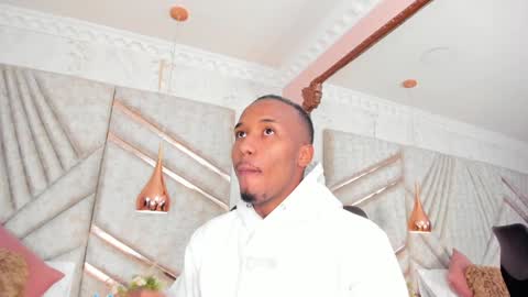 Snapshot of jamesparck chatting on 01-03-25, 12:30 James online show from 01-03-25, 12:30