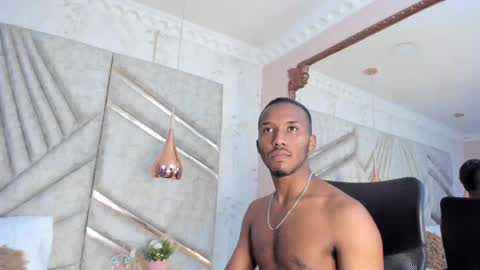 Snapshot of jamesparck chatting on 01-10-25, 06:06 James online show from 01-10-25, 06:06