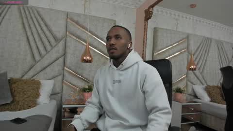 Snapshot of jamesparck chatting on 01-15-25, 11:10 James online show from 01-15-25, 11:10