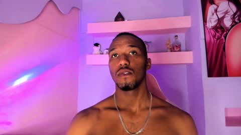 Snapshot of jamesparck chatting on 01-18-25, 03:16 James online show from 01-18-25, 03:16