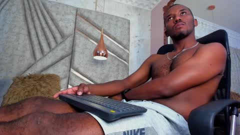 Snapshot of jamesparck chatting on 01-21-25, 06:23 James online show from 01-21-25, 06:23