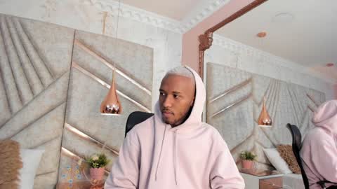 Snapshot of jamesparck chatting on 02-01-25, 12:16 James online show from 02-01-25, 12:16