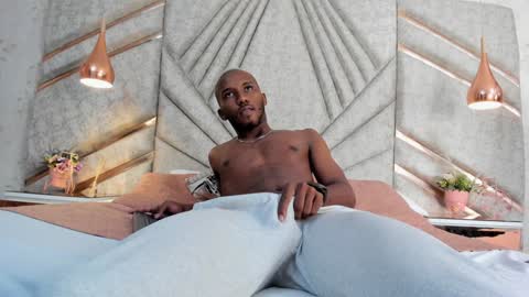 Snapshot of jamesparck chatting on 02-05-25, 03:20 James online show from 02-05-25, 03:20