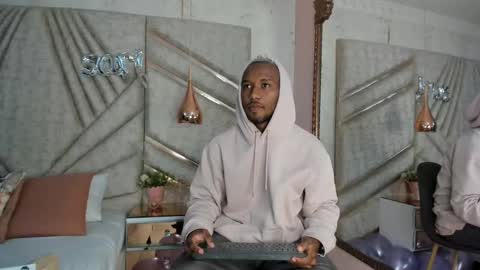 Snapshot of jamesparck chatting on 02-20-25, 12:25 James online show from 02-20-25, 12:25