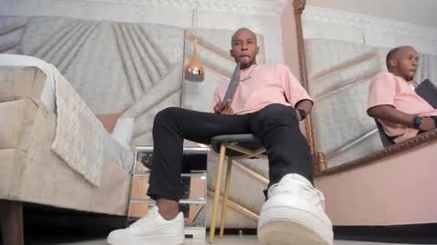 Snapshot of jamesparck chatting on 02-22-25, 02:41 James online show from 02-22-25, 02:41