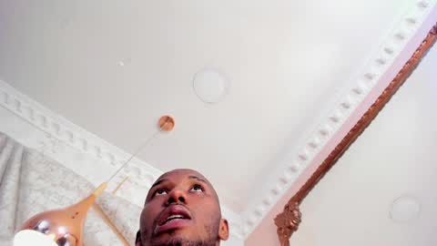 Snapshot of jamesparck chatting on 02-25-25, 06:42 James online show from 02-25-25, 06:42