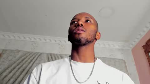 Snapshot of jamesparck chatting on 03-01-25, 03:05 James online show from 03-01-25, 03:05