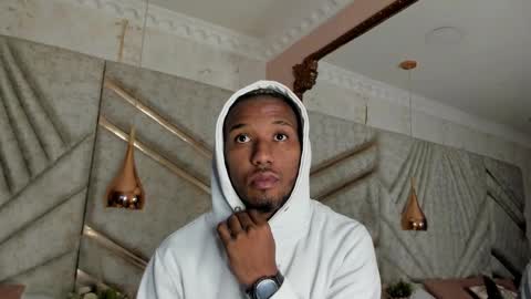 Snapshot of jamesparck chatting on 03-06-25, 01:03 James online show from 03-06-25, 01:03