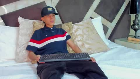 Snapshot of jamess_ford chatting on 01-17-25, 06:23 jamess_ford online show from 01-17-25, 06:23