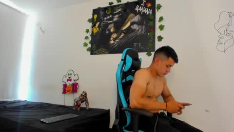 Jamess hott online show from 12-04-24, 06:28