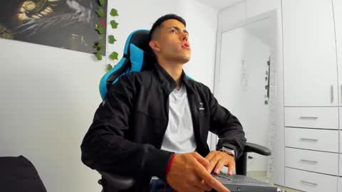 Jamess hott online show from 12-26-24, 12:59