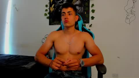 Jamess hott online show from 01-28-25, 05:46