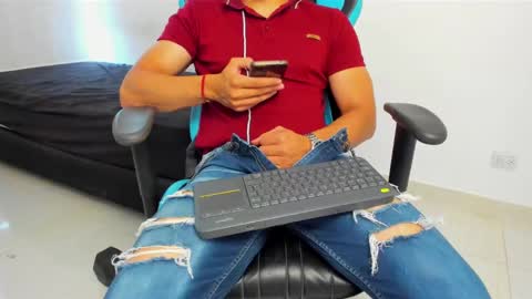 Jamess hott online show from 01-29-25, 02:53