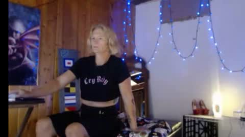 Snapshot of jamiebottoms chatting on 07-20-26, 03:47 Jamie Bottoms online show from 07-20-26, 03:47