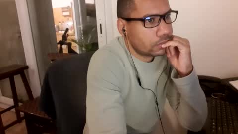 Snapshot of jamielonnas chatting on 06-11-26, 02:33 Jamie Lonnas online show from 06-11-26, 02:33