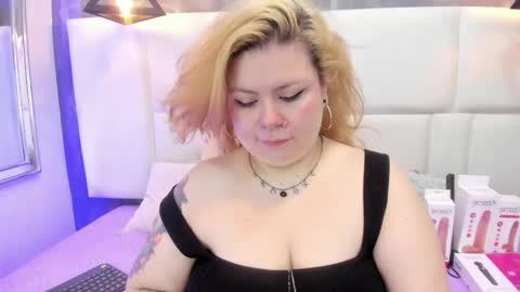 Snapshot of jana_hancock chatting on 05-28-26, 12:13 Jana Hancock online show from 05-28-26, 12:13