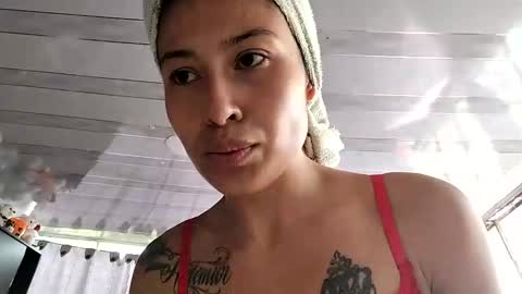 Snapshot of janariivera1 chatting on 10-31-25, 06:42 janariivera1 online show from 10-31-25, 06:42