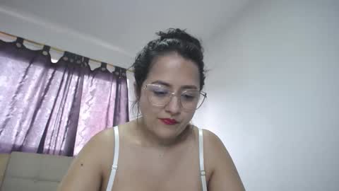 Snapshot of jandylovee chatting on 05-17-26, 09:00 Johanna online show from 05-17-26, 09:00