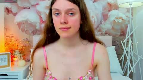 Snapshot of jane__brown chatting on 05-22-26, 12:33 Jane online show from 05-22-26, 12:33