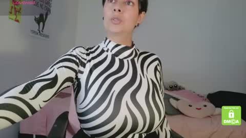 Snapshot of jane_atwood_ chatting on 07-10-26, 01:58 Jane Atwood online show from 07-10-26, 01:58