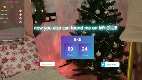 Snapshot of jane_meys chatting on 12-24-24, 08:22 your kitty JANE roawww online show from 12-24-24, 08:22