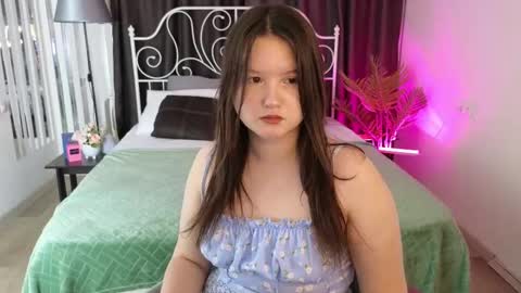 Snapshot of janet_flower chatting on 03-10-25, 01:23 Janet online show from 03-10-25, 01:23