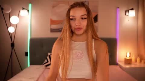 Snapshot of janetjennings chatting on 07-16-26, 06:41 Day Alice Night Stella online show from 07-16-26, 06:41