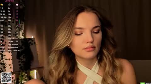 Hi Im Alice and here youll find something online show from 02-10-26, 06:17