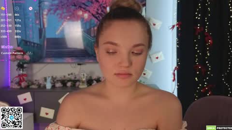 Hi Im Alice and here youll find something online show from 04-18-26, 07:56