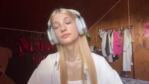 Elsa online show from 06-23-26, 08:23