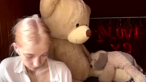 Elsa online show from 06-29-26, 10:15