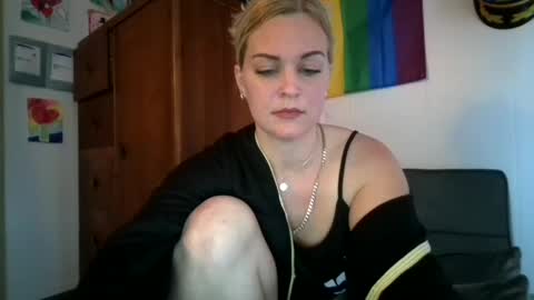 janiefoxx online show from 01-15-25, 07:55