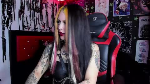 Snapshot of janna_ink chatting on 03-07-25, 11:27 online show from 03-07-25, 11:27