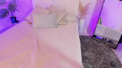 Snapshot of jannafoxx_ chatting on 05-08-26, 07:08 online show from 05-08-26, 07:08